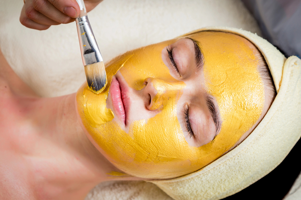 facial clay detoxifying mask treatment