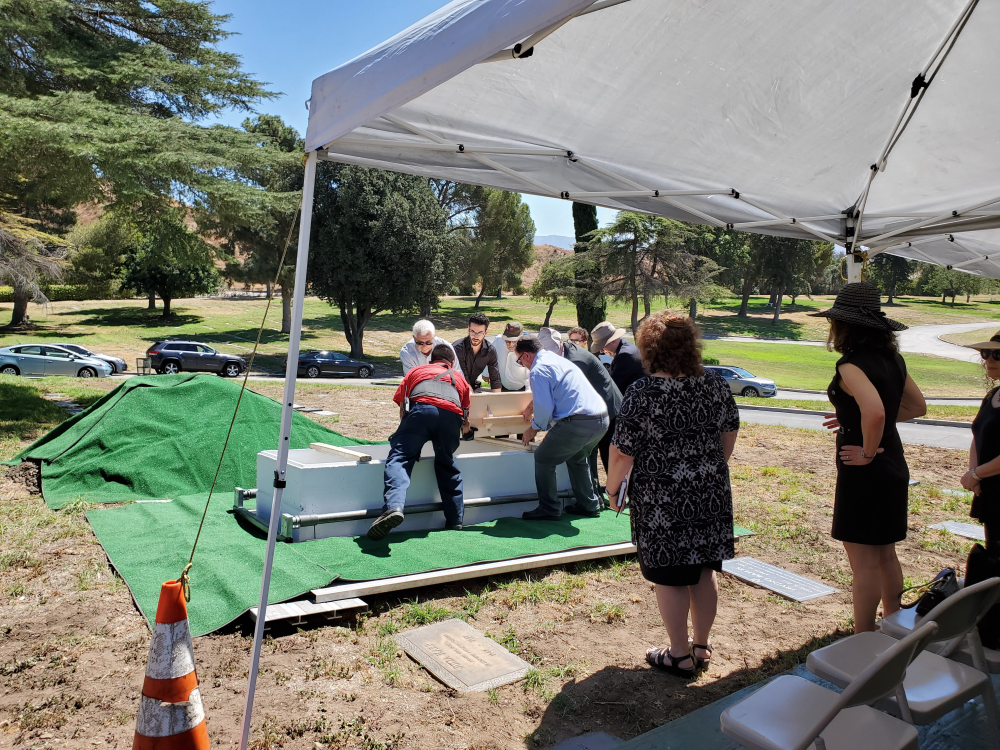 Paying Respects - Jewish Burial Ceremony for a Former LAPD Officer