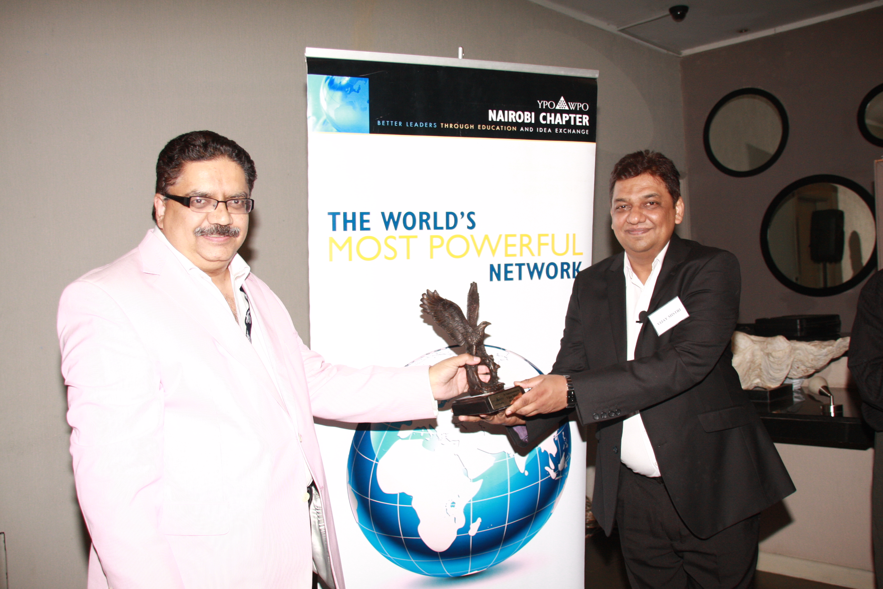 Vijay Mistri receiving leadership award from YPO World Presidents Organisation
