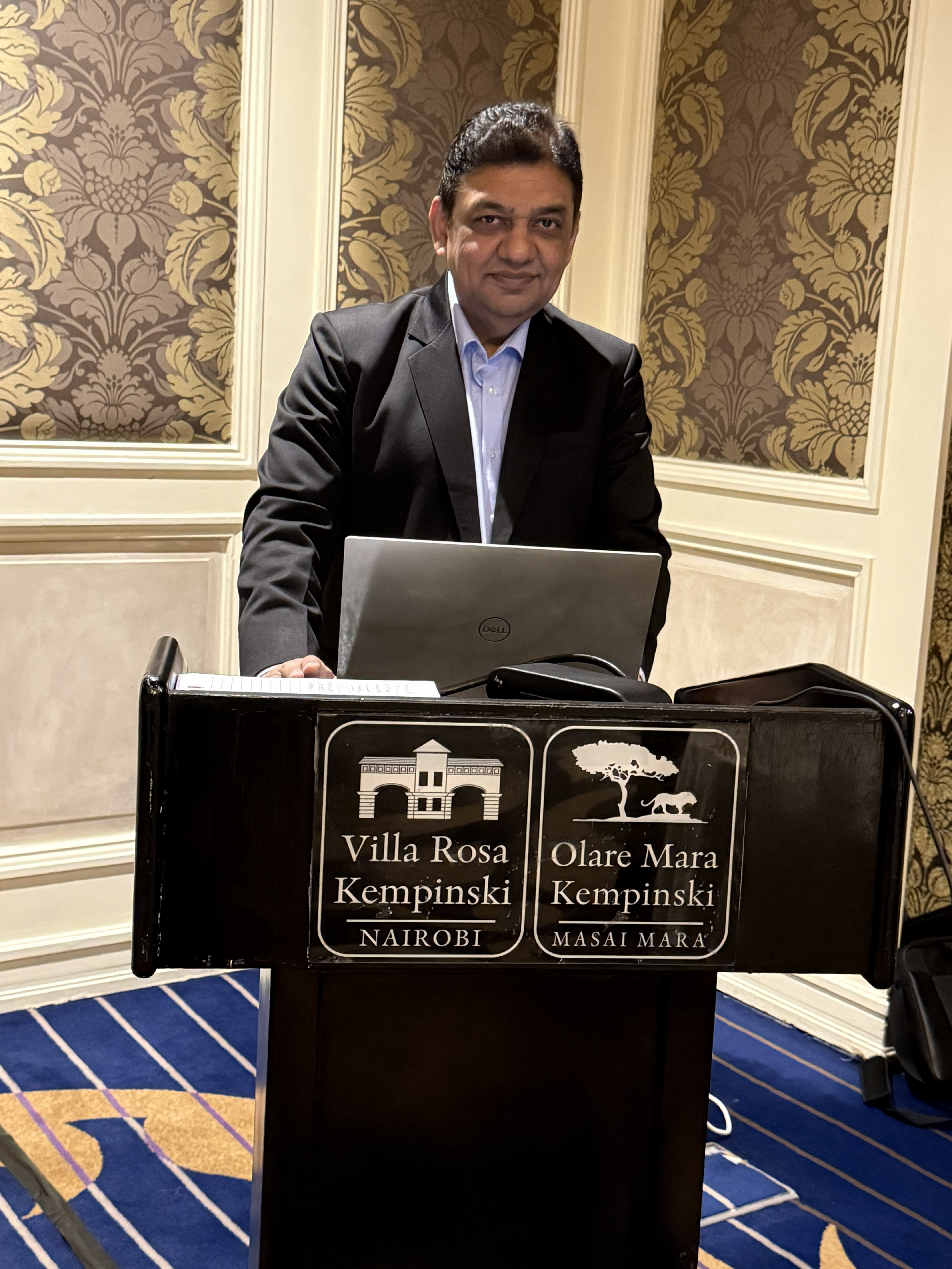 Vijay Mistri Connducting a Workshop At Kempinski for CEOs