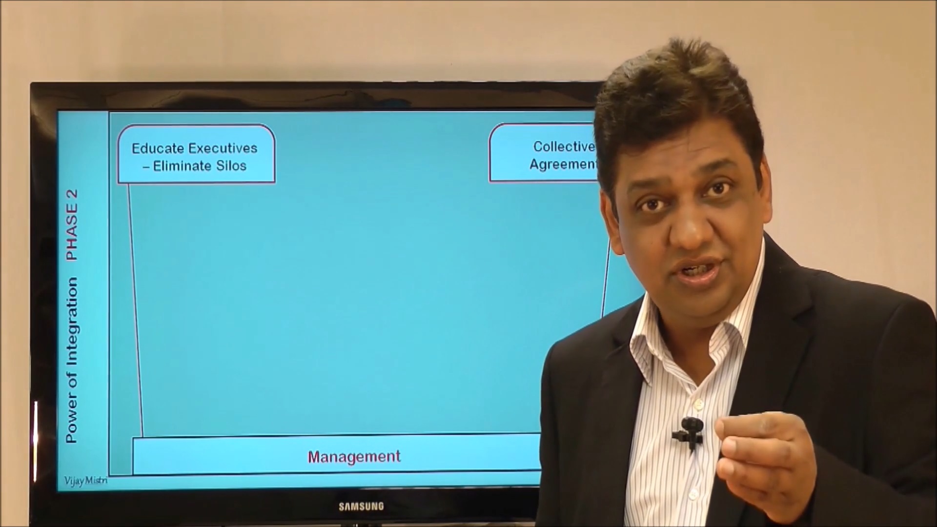 Vijay Mistri explaining leadership integration framework to eliminate executive silos
